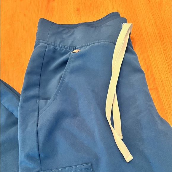 Figs jogger scrub pants - Picture 3 of 7